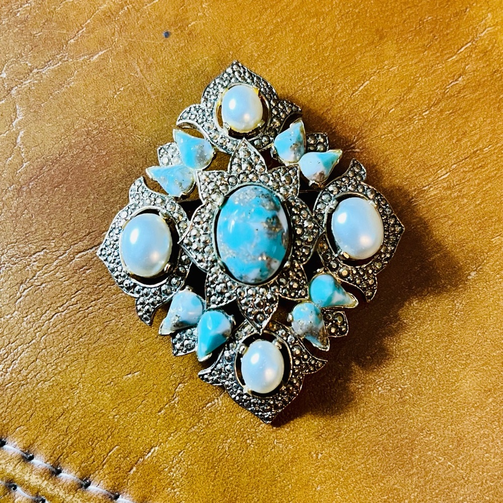 VTG 1960s Sarah Coventry Turquoise & Faux Pearl Brooch